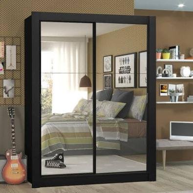 Guarda-Roupa com duas portas de correr de deslizamento suave, trilhos em alumínio, dobradiças metálicas e ferragens de qualidade que proporcionam melh