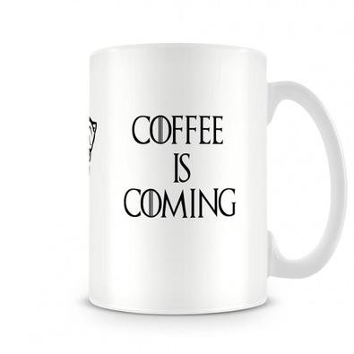 Caneca Game Of Thrones Coffee Is ComingUma caneca de uma das melhores séries que já existiu e de um dos personagens mais queridos. Game of Thrones - J