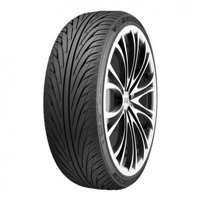 Os pneus esportivo Nankang NS-2 tem um design com dois centro de design sulcos circunferenciais pode direcionar de forma eficiente a água longe e melh