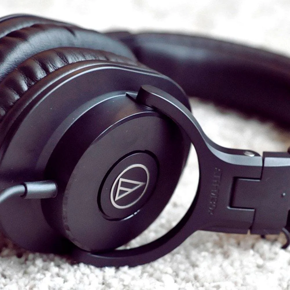 Imagem 2 de 5 do produto Headset Profissional Monitor De Estúdio Audio-technica Ath-m20x Preto P2 E P10 Dobrável - Ath-m20x