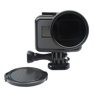 O Filtro CPL 52mm com tampa da Lente para câmera GoPro Hero 5/6/7 Black tem a função de: - Remover imperfeições de fotos e vídeos, - Reduzir drasticam