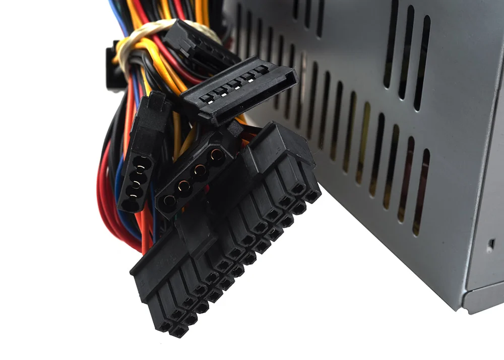 Imagem 3 de 5 do produto Fonte Goldentec ATX, 250W Real - FG-ATX250