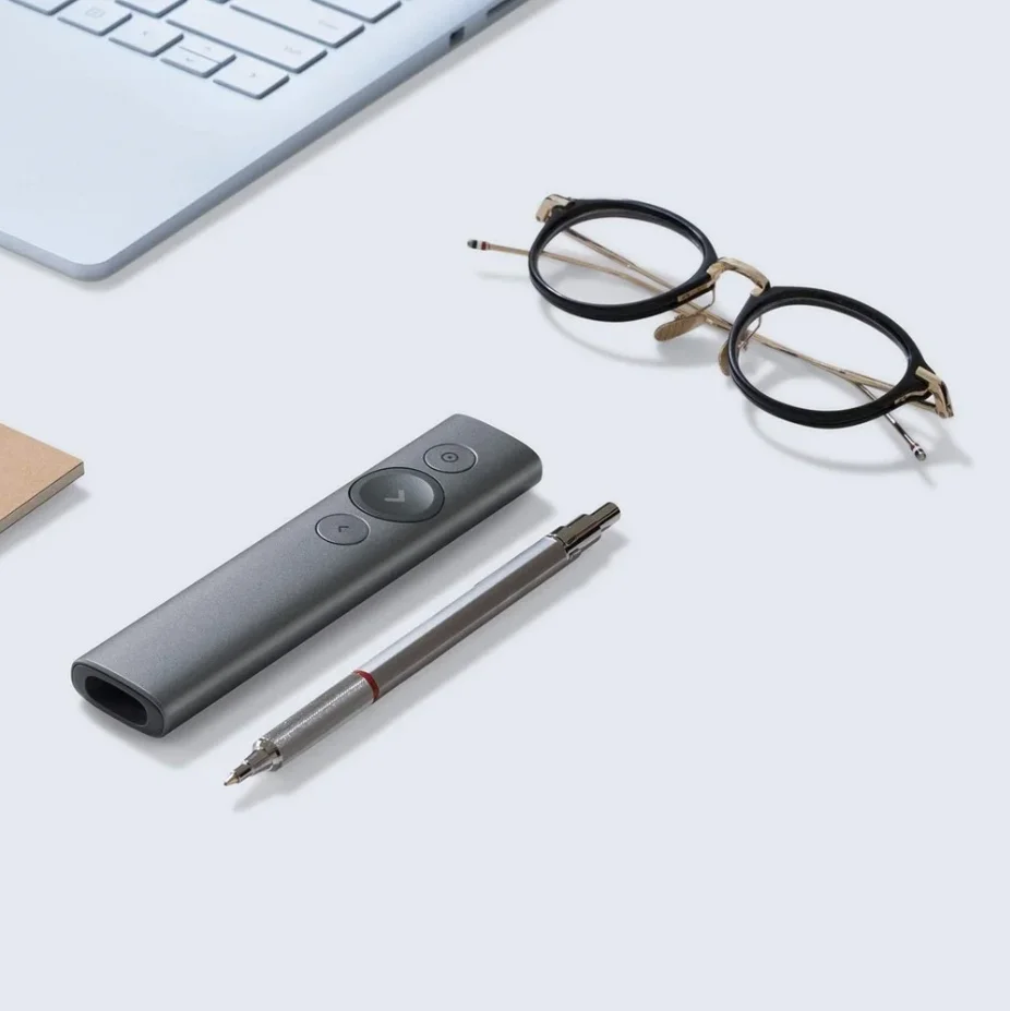 Imagem 2 de 5 do produto Apresentador Logitech Spotlight Sem Fio, Bluetooth e USB 2.4GHz, Grafite - 910-005216