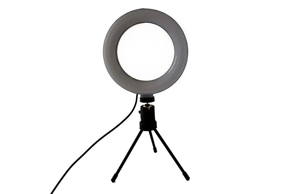 Imagem 2 de 4 do produto Ring Light Led Iluminador 6 Portátil Para Celular Com Tripé