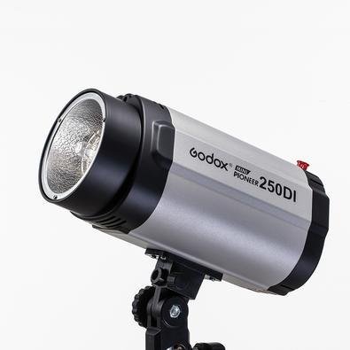 Flash Tocha 250w  Godox 250di Profissional Pioneer 220v