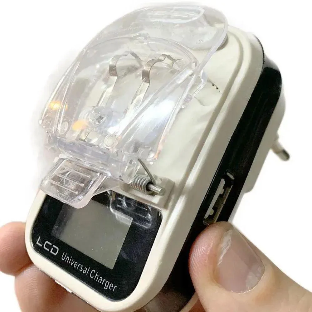 Imagem 4 de 4 do produto Carregador De Bateria Universal, Para Celular, Câmera, Com Saída USB