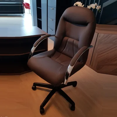 Cadeira Ergodecor Giratória, Escritório Day Presidente, Marrom Relax, Base Preta C/ Rodizio