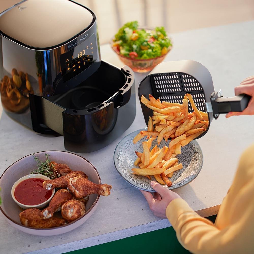 Imagem 3 de 5 do produto Fritadeira Air Fry Sem Óleo Philips Walita Série 3000 Digital, 4.1L, 1400W, 127V, Preto - RI9252/91