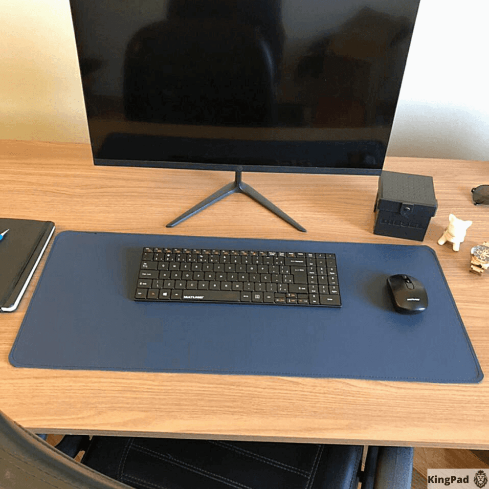 Mouse Pad Kingpad  Deskpad  70x30, Couro Sintético Extra Grande - Azul Marinho