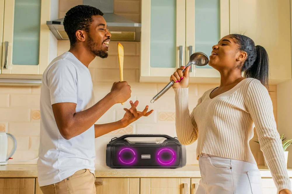 Imagem 2 de 5 do produto Caixa De Som Portátil Daewoo, Bluetooth Power BooMBox - Dw541