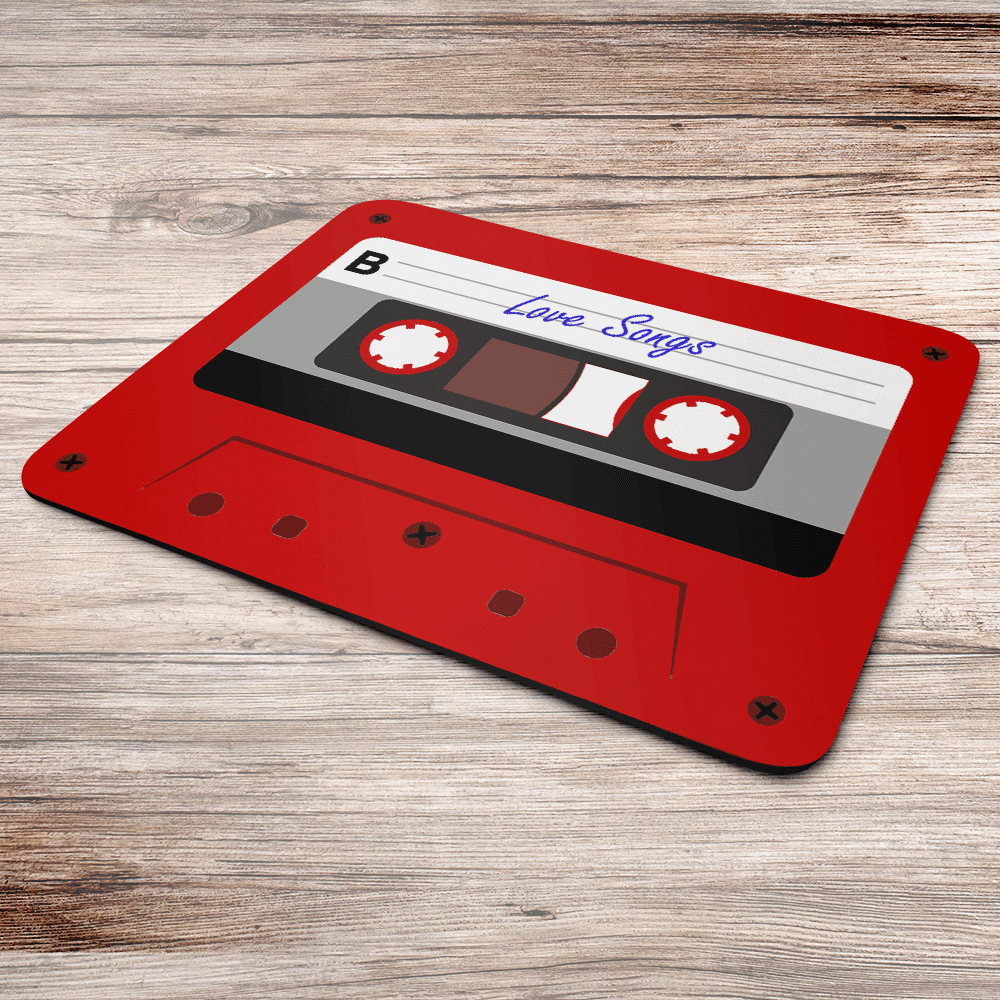 Mouse Pad Geek, Fita Cassete K7 Retrô Vintage Love Songs, Dimensões: 23 x 19cm Mouse Pad Geek, Fita Cassete K7 Retrô Vintage Love Songs, Dimensões: 23 x 19cm