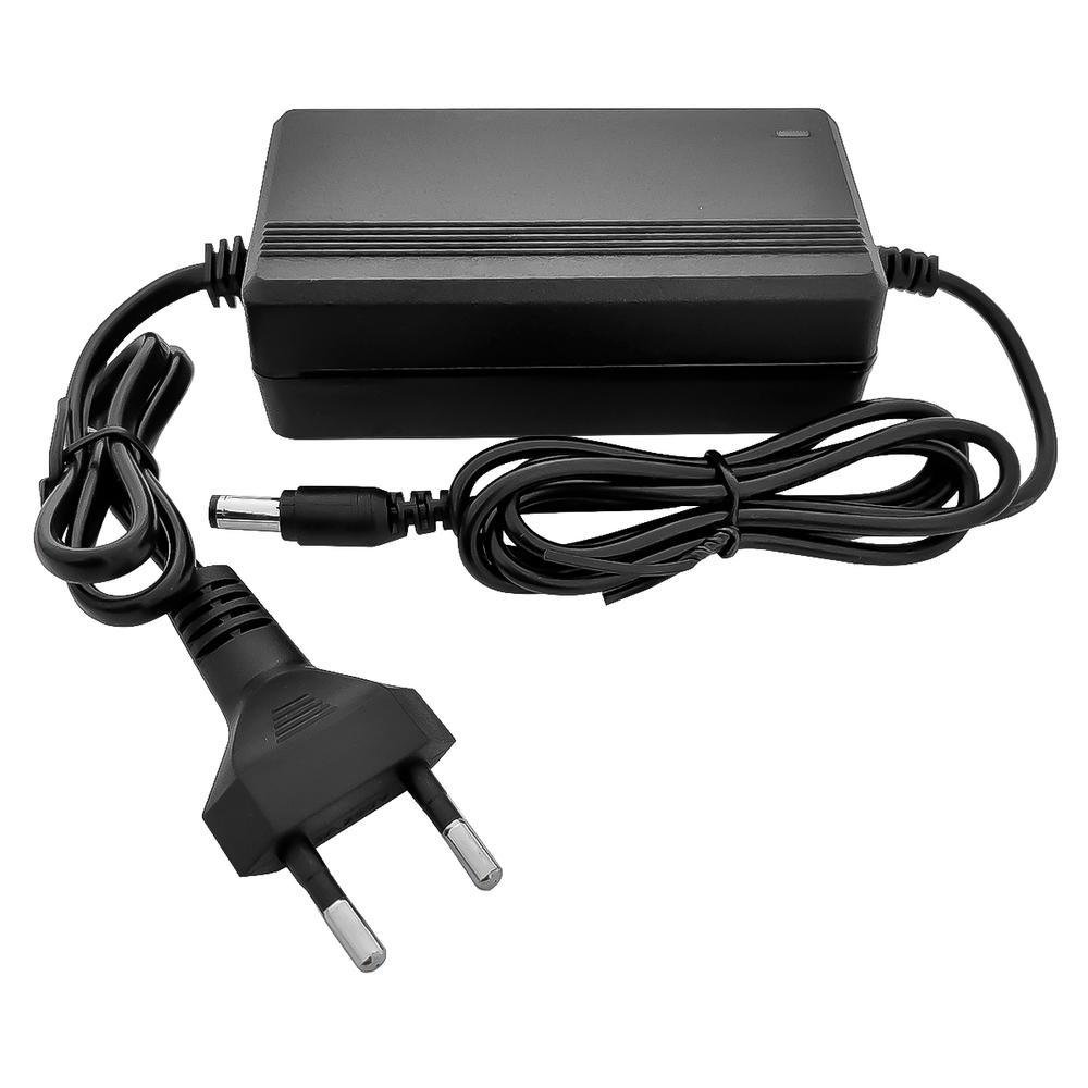 Fonte De Alimentação Bivolt 100 - 240v Com Saída De 12v 5 Amperes 5000mah 60w 5a Plug P4 Preta P/ Modem Camera Fita LED
