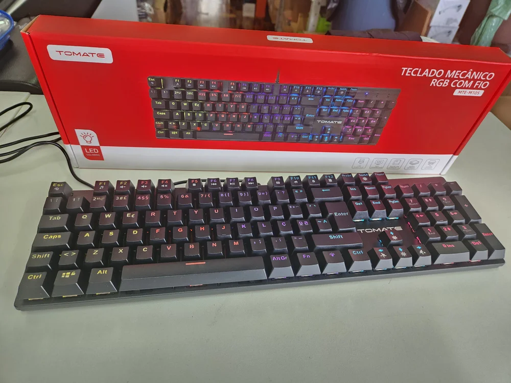 Imagem 2 de 4 do produto Teclado Mecanico RGB Com Fio Tomate Mte-m105