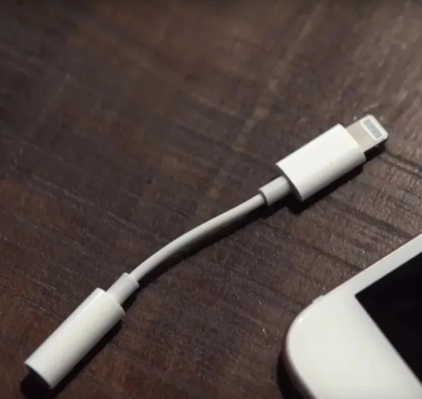 Imagem 2 de 5 do produto Cabo Adaptador Compatível Iphone P2 Áudio C/ Bluetooth