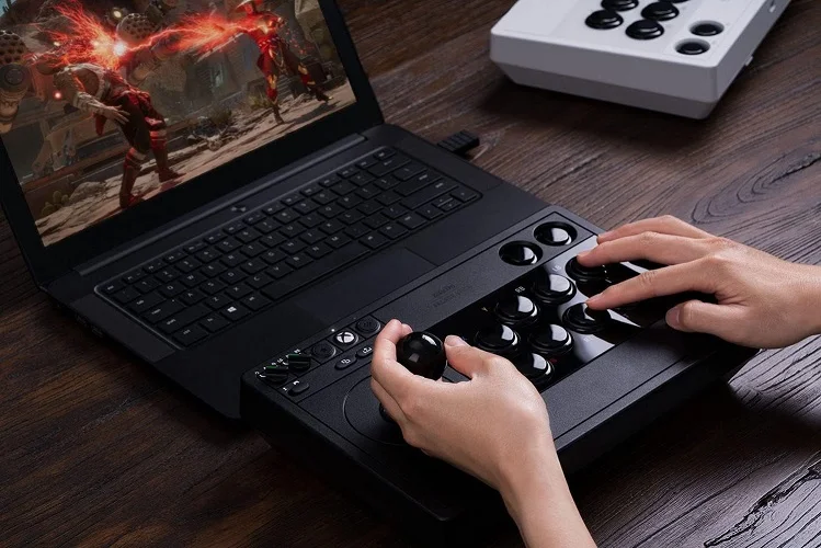 Imagem 2 de 5 do produto Controle 8bitdo Arcade Stick - 2.4ghz, Bluetooth, Usb-c - Para XBOX PC - Joystick E Gamepad - Preto