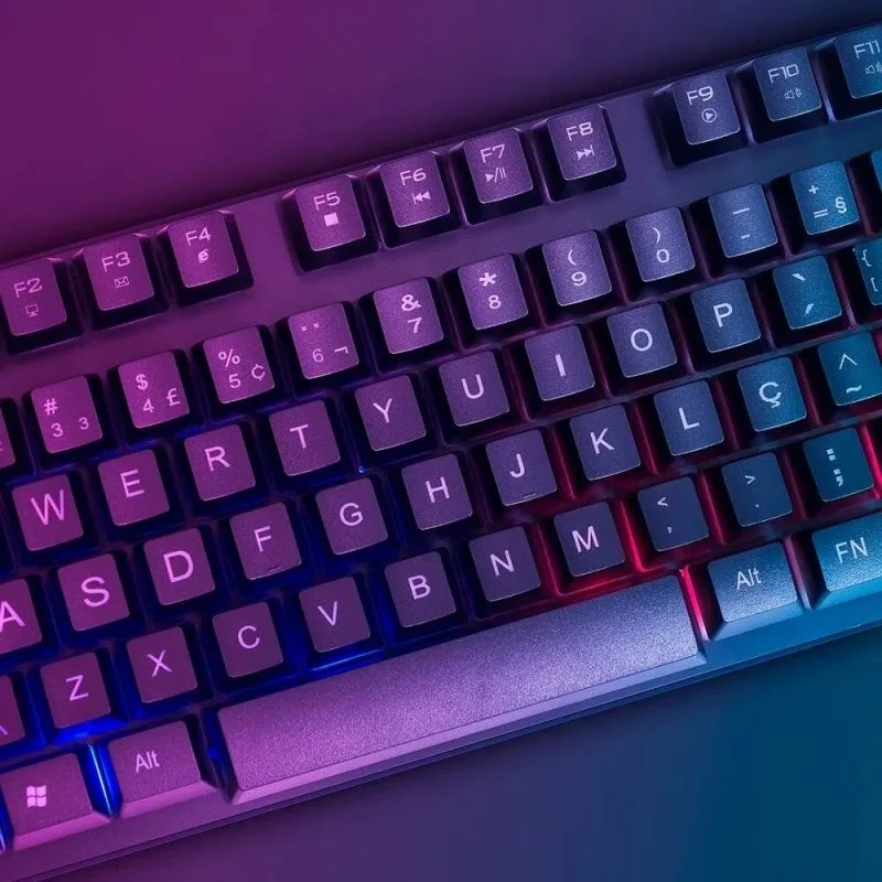 Imagem 2 de 3 do produto Teclado Gamer Play On LED Semi Mecanico Retroiluminado Letron