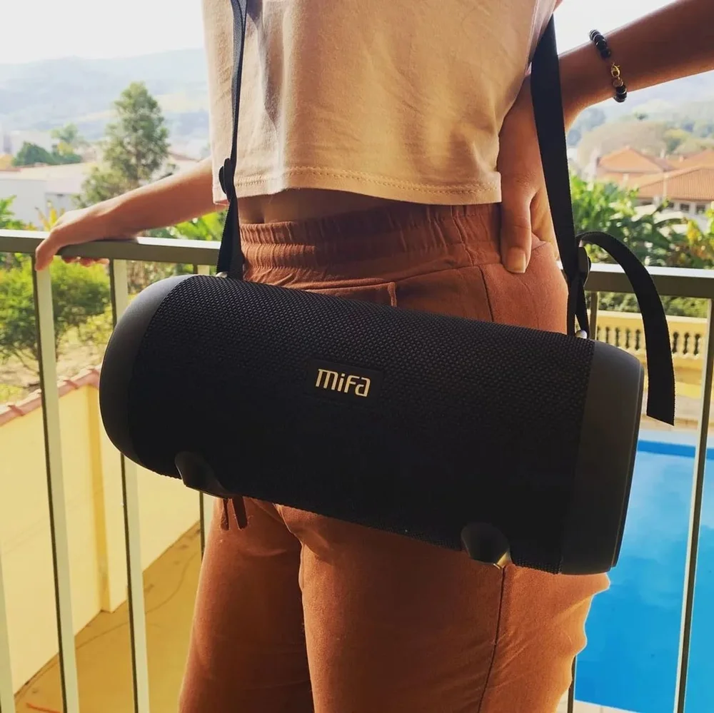 Imagem 2 de 5 do produto Alto-falante Portátil Mifa A90 Com Bluetooth À Prova D'água Em Preto.