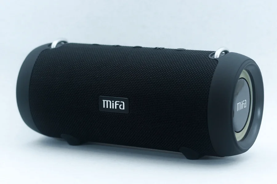 Imagem 4 de 5 do produto Alto-falante Portátil Mifa A90 Com Bluetooth À Prova D'água Em Preto.