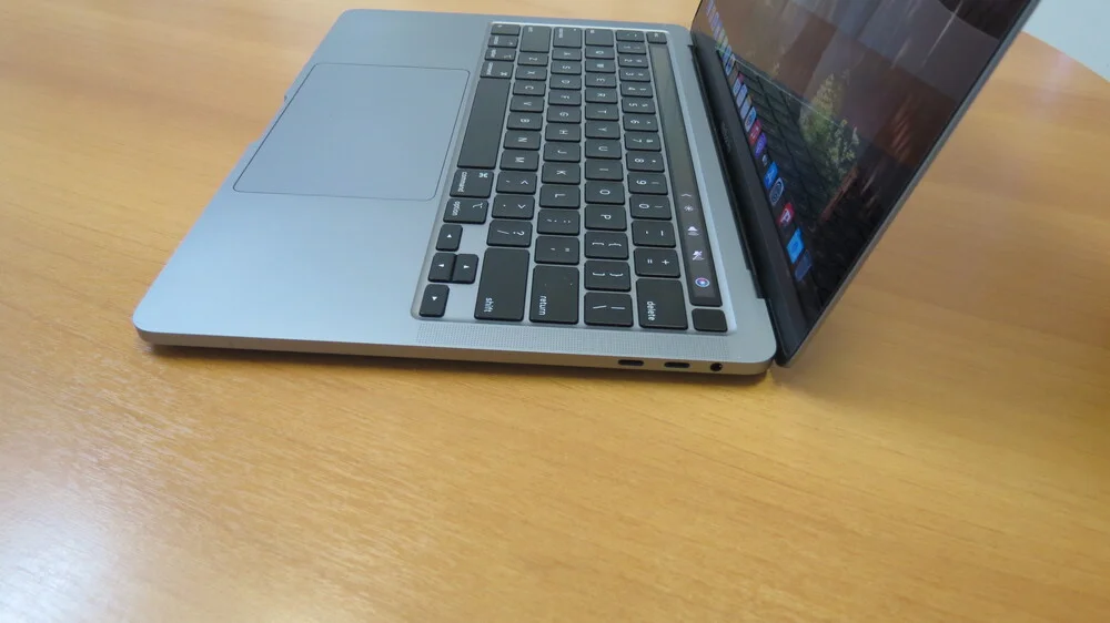 【美品】MacBook Pro 13_2020 i5/16GB/512GB_SG MacBook Pro 13インチ 2020 i5-16GB-512GB（177 Amazon.com: Apple