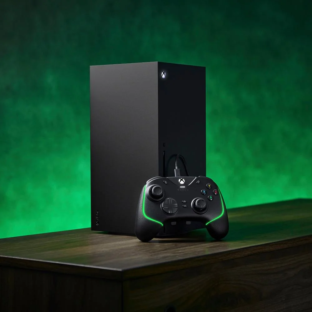 Imagem 2 de 5 do produto Controle Para Video Game Razer - Wolverine V2 Chroma Pro Para XBOX Series X | S Com Retroiluminação RGB Chroma - Preto-rz06-04010100-r3u1