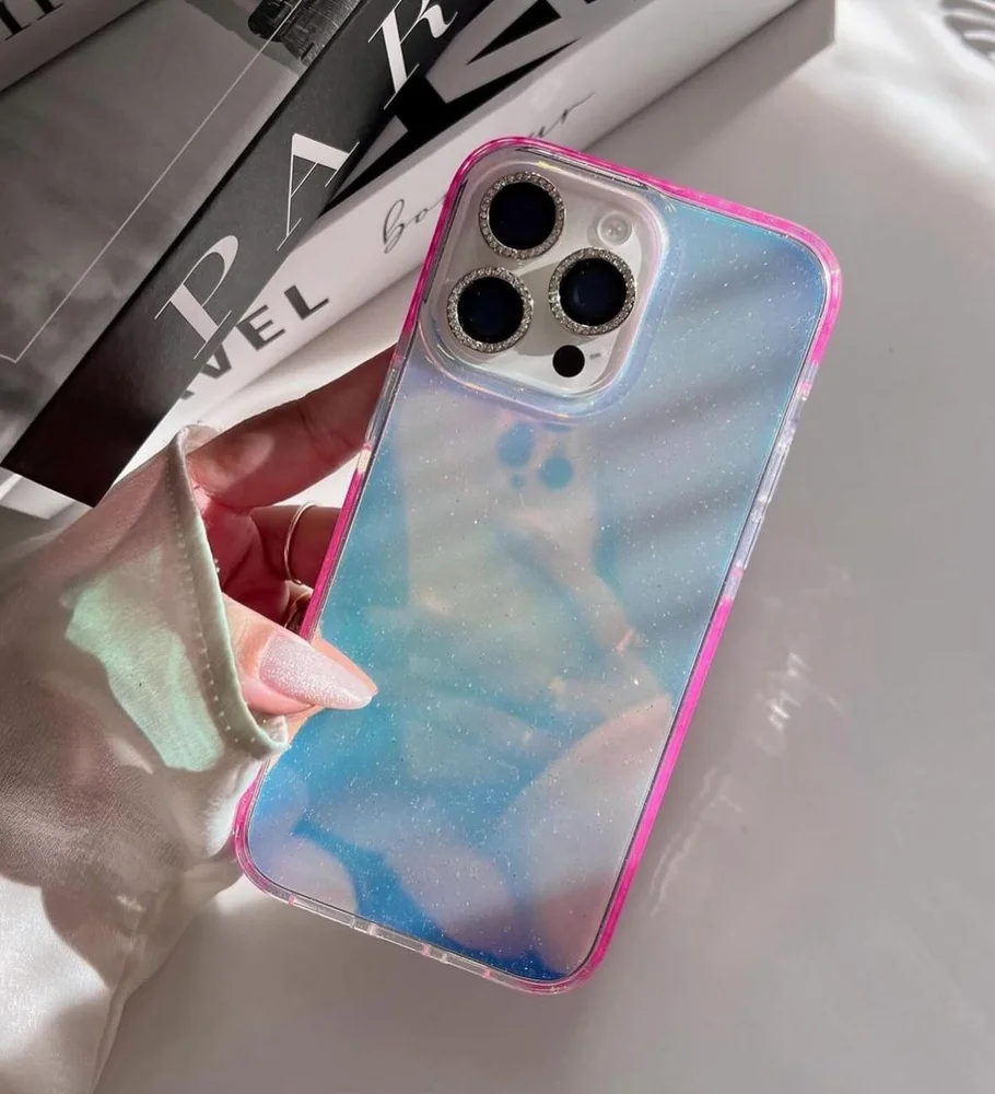 Imagem 2 de 5 do produto Capa Brilho Hologáfica Furta Cor Rosa Pink - Iphone 15 Pro Max