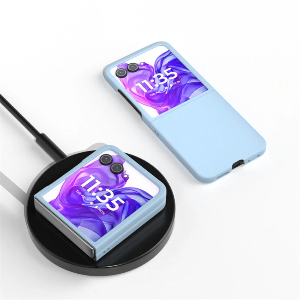 Imagem 3 de 5 do produto Capa Premium para Motorola Razr 50 Ultra - Encaixe Perfeito, Design Elegante, Leve e Fina, Proteção contra Arranhões e Uso Diário - Cor: Azul Claro