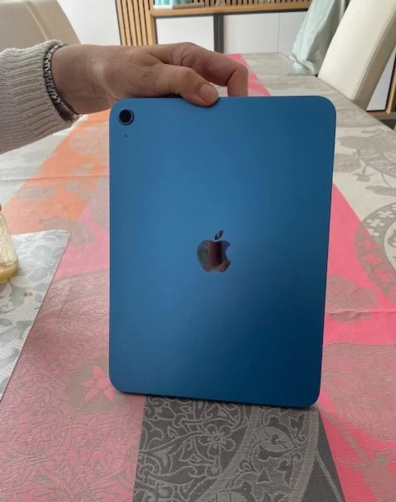 Apple iPad Air ブルー 10.9インチ iPad Air Wi-Fi 256GB - ブルー（第5世代）[整備済製品] - Apple（日本）