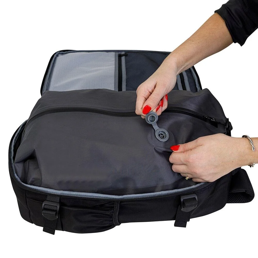 Imagem 3 de 5 do produto Mochila Trip Para Macbook Até 15,6",   Iplace, Preto