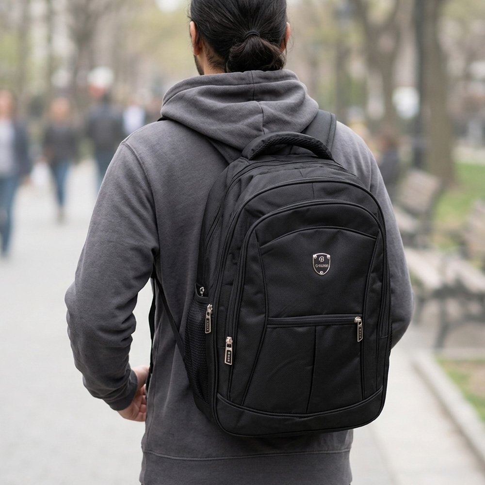 Mochila Preta Impermeável Usb Fone Notebook 40l Escolar Viagem - B Bom